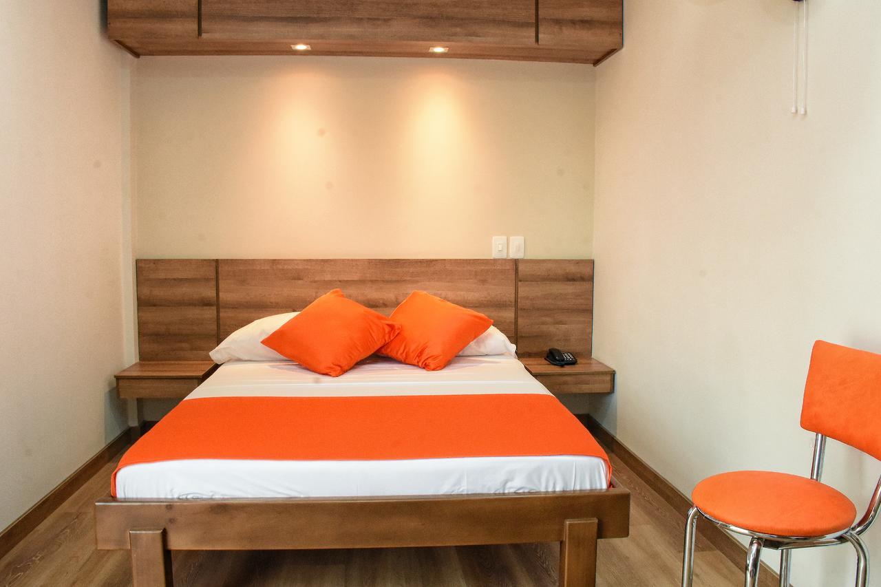 Hotel El Lago 1 Pereira Buitenkant foto